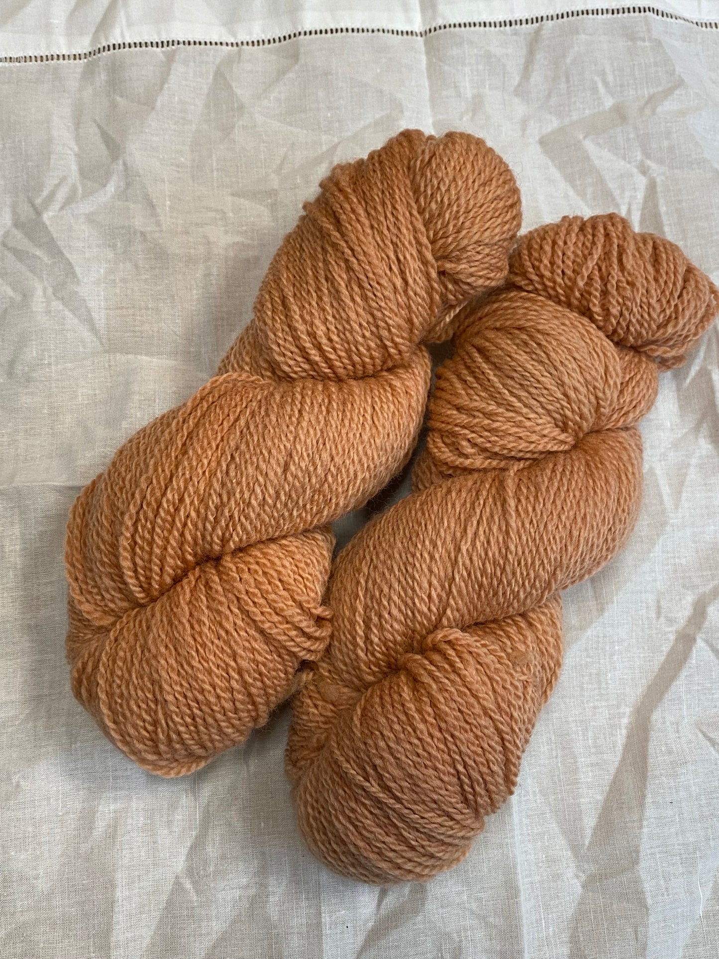 Montana Millspun Romney Yarn Naturally Dyed - Coral/Orangy Pink