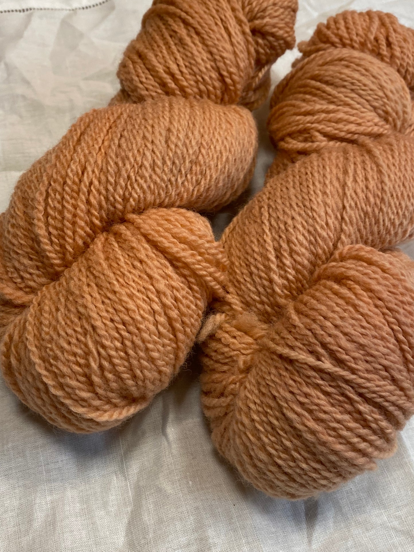 Montana Millspun Romney Yarn Naturally Dyed - Coral/Orangy Pink