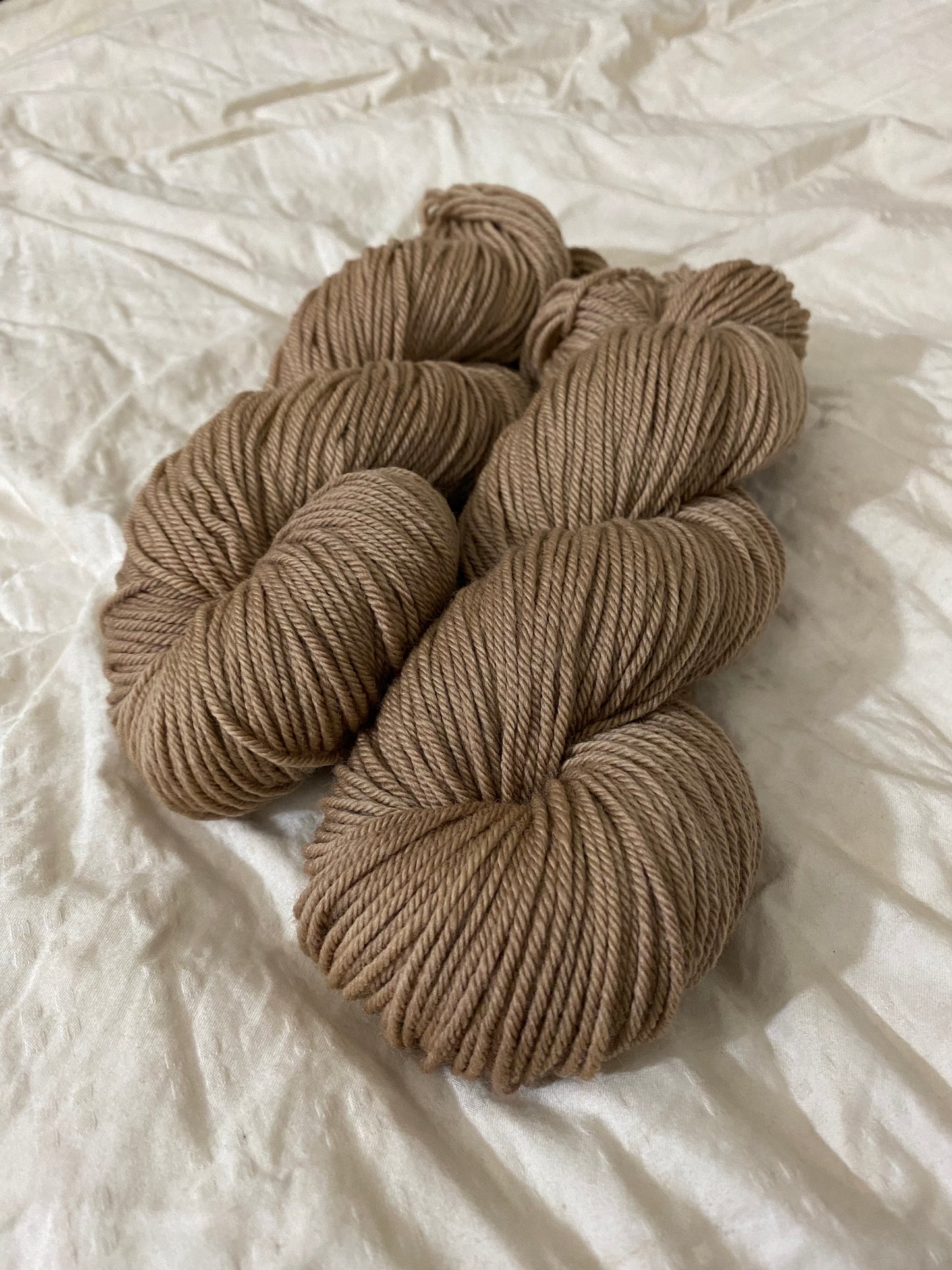 Merino Wool Worsted Weight Yarn - Walnut Brown